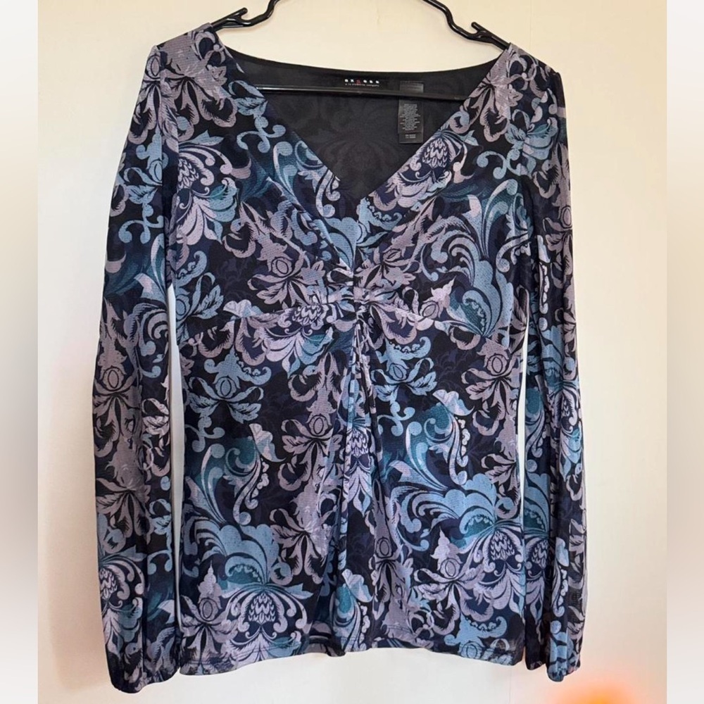 Axcess Liz Claiborne Blue and White Babydoll Patterned top